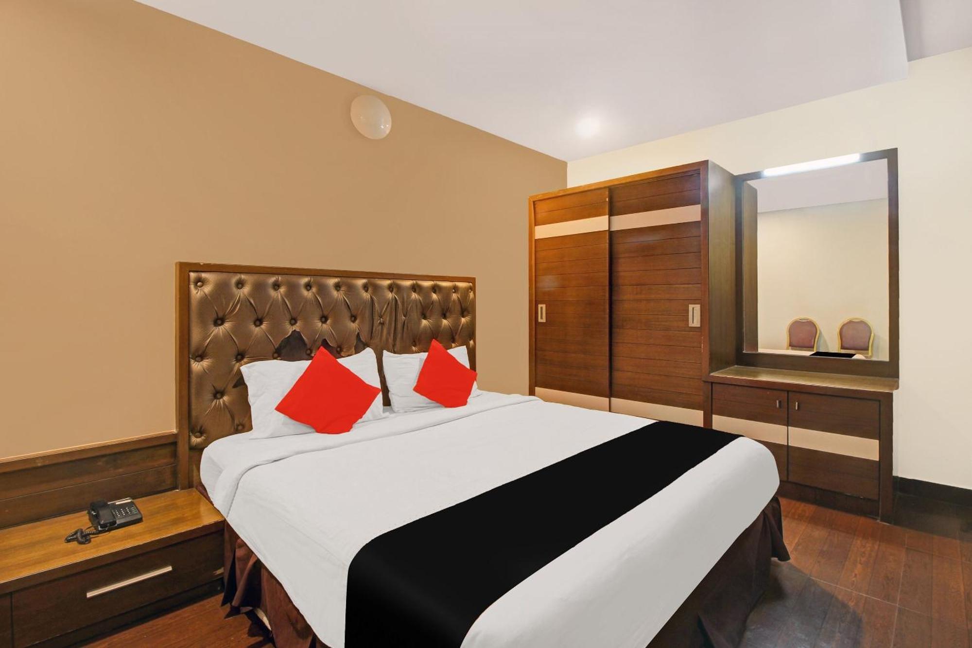 Collection O 82357 Hotel Surabhi Pride Trimulgherry المظهر الخارجي الصورة